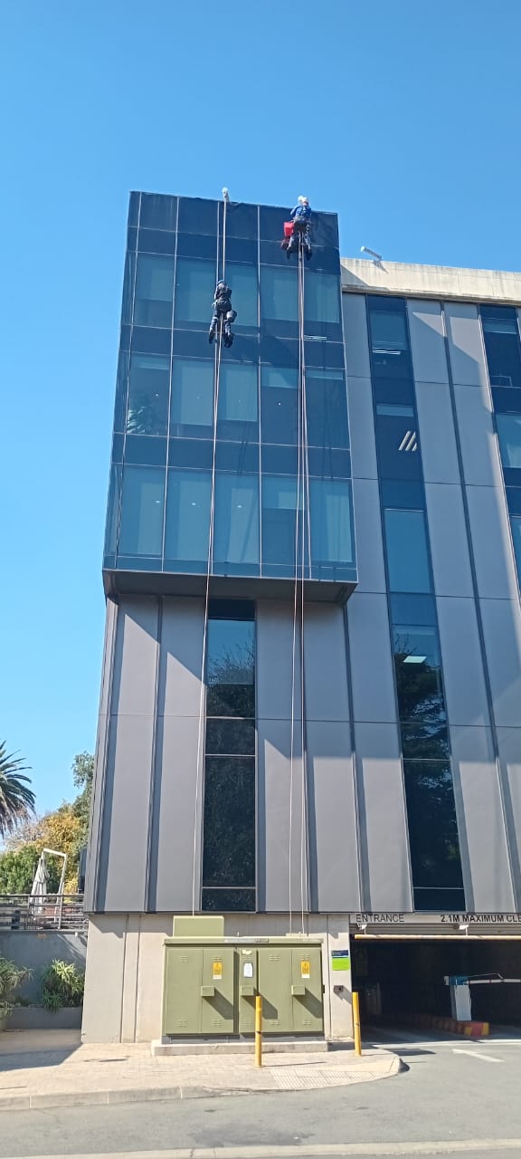 Bathroom cleaning service